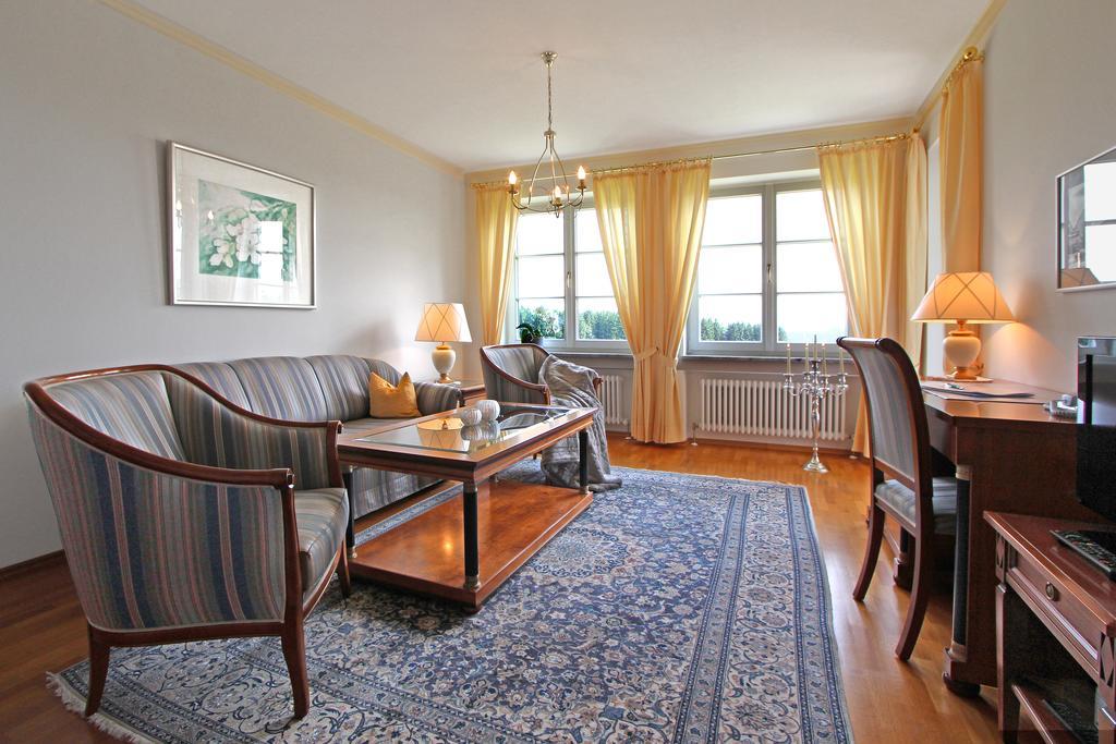 Gaestehaus Schloss Kronburg Dış mekan fotoğraf