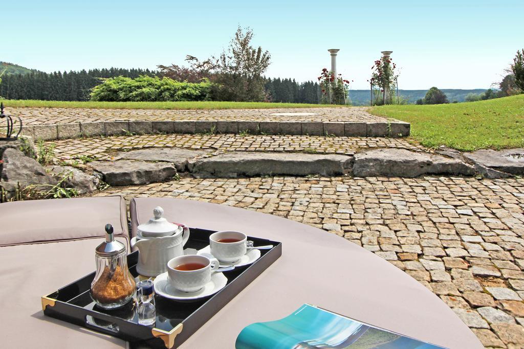 Gaestehaus Schloss Kronburg Dış mekan fotoğraf